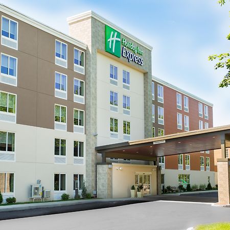Holiday Inn Express Chelmsford By Ihg Exterior foto