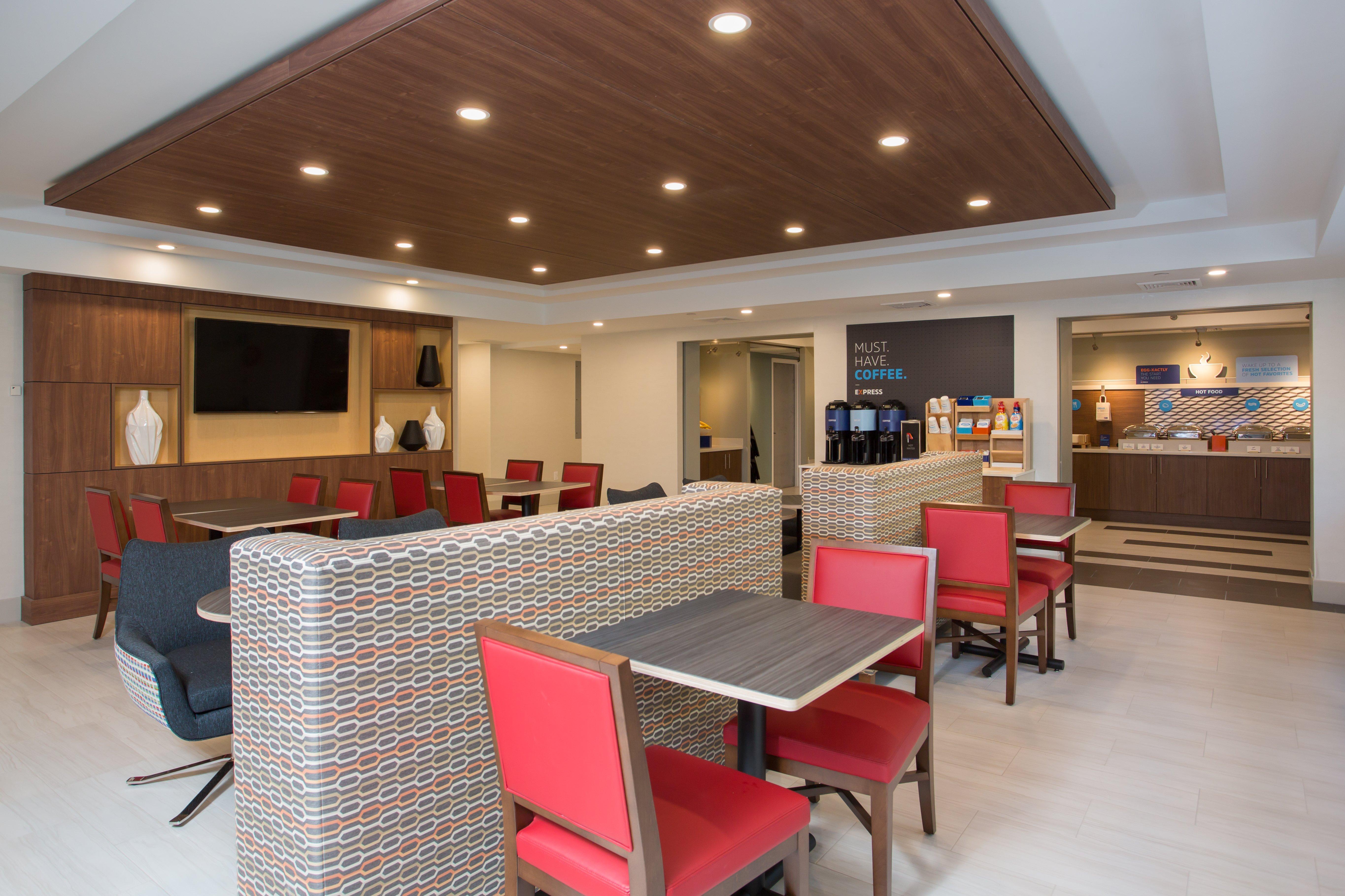 Holiday Inn Express Chelmsford By Ihg Exterior foto