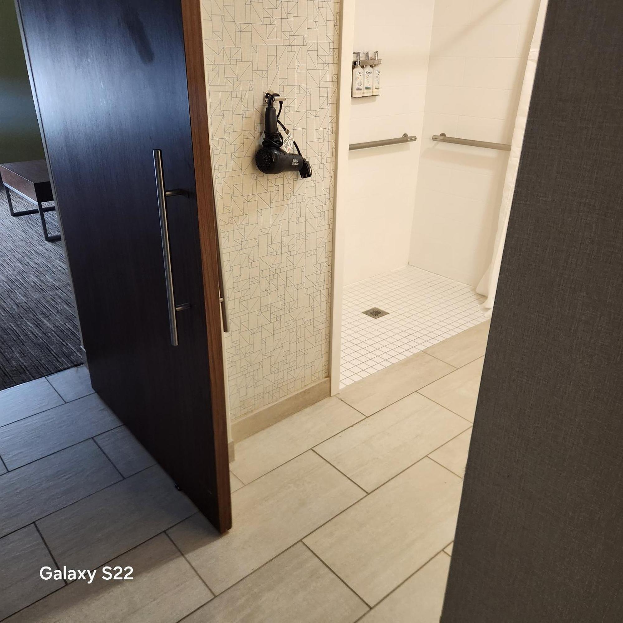 Holiday Inn Express Chelmsford By Ihg Exterior foto